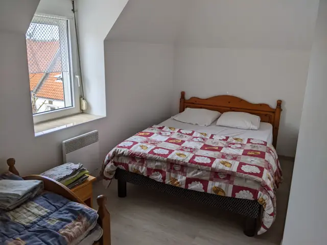 Chambre avec lit double