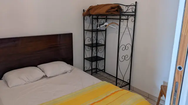 Chambre avec lit double