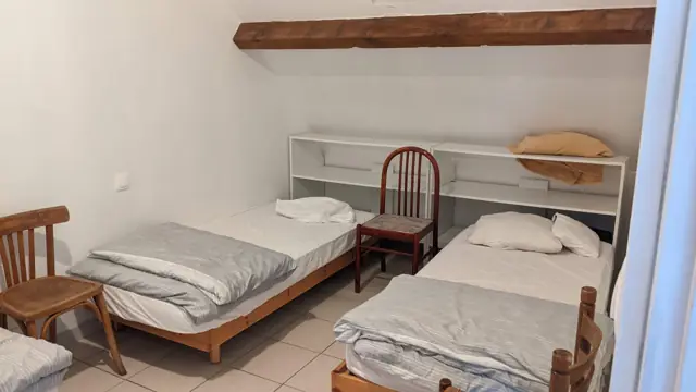 Chambre avec lits simples