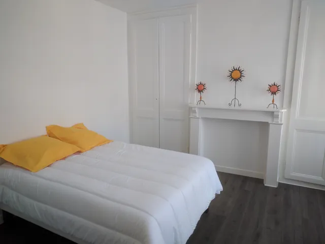 Chambre du premier étage, lit de 160 × 200 cm