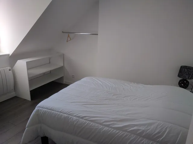 Chambre du deuxième étage, lit de 160 × 200 cm