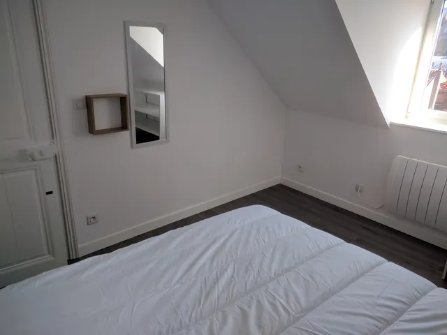 Chambre du deuxième étage, sous les combles