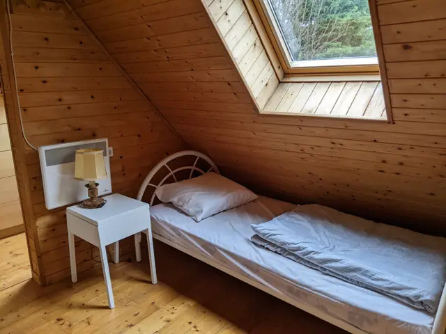 Lits simples sous les combles