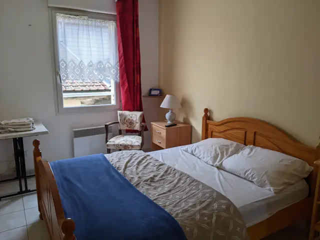 Chambre avec lit double